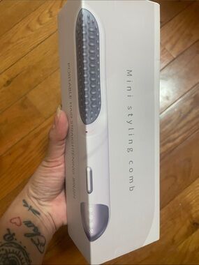Mini Styling Comb - White & Silver Hair Straightening Brush